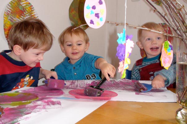 Kindertagespflege Tagesmutter Braunschweig: Osterbastelei bei TiQ! in Querum