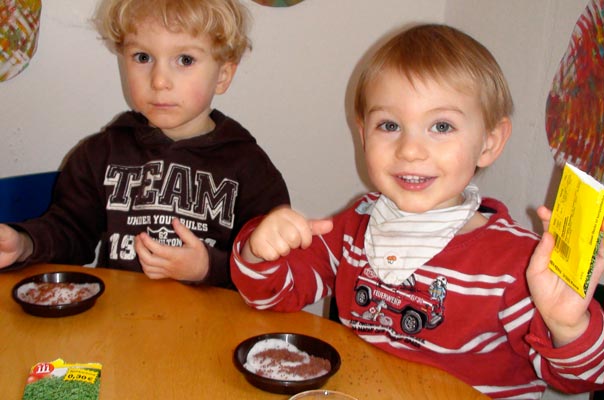 Kindertagespflege Tagesmutter Braunschweig: Kresse säen bei TiQ! in Querum.