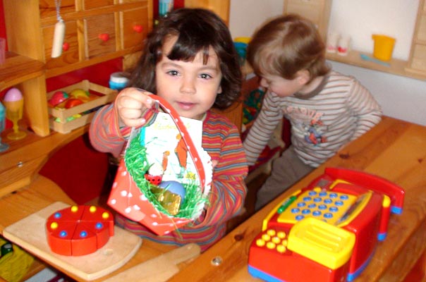 Ostereier suchen bei TiQ! Tagespflege Nicole Appel und Antje Storek, Kindertagespflege Tagesmutter Braunschweig Querum