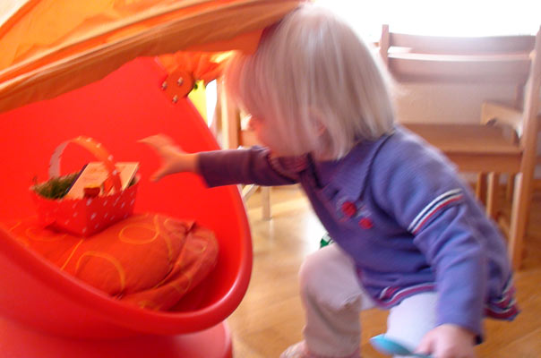 Ostereier suchen bei TiQ! Tagespflege Nicole Appel und Antje Storek, Kindertagespflege Tagesmutter Braunschweig Querum