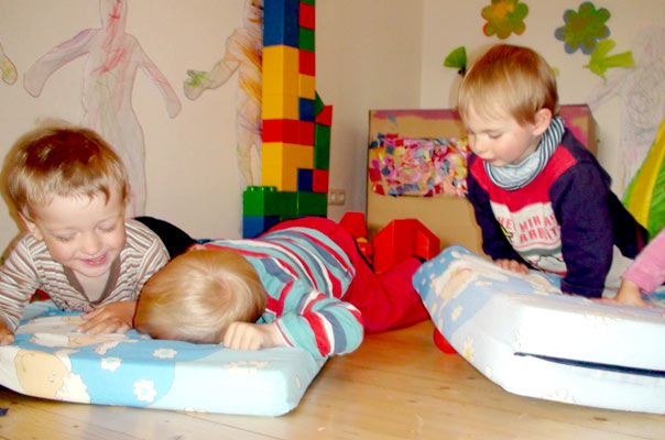 Staunende Bauklötze ? TiQ! Tagespflege in Querum Nicole Appel und Antje Storek, Kindertagespflege Tagesmutter Großtagespflege Braunschweig Querum