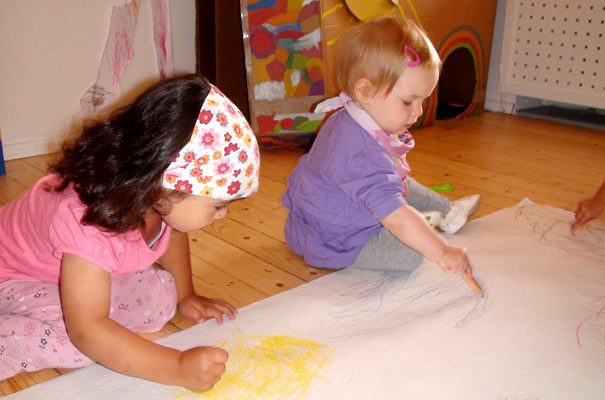 Groß und Mittel und Klein und das längste Krickelkrackelbild der Welt ? TiQ! Tagespflege in Querum Nicole Appel und Antje Storek, Kindertagespflege Tagesmutter Großtagespflege Braunschweig Querum