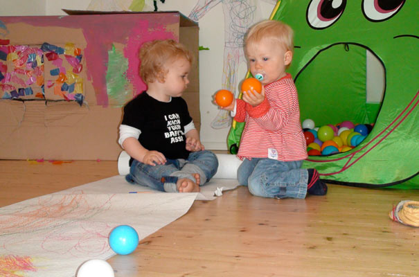 Groß und Mittel und Klein und das längste Krickelkrackelbild der Welt ? TiQ! Tagespflege in Querum Nicole Appel und Antje Storek, Kindertagespflege Tagesmutter Großtagespflege Braunschweig Querum