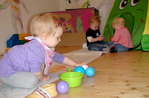 Groß und Mittel und Klein und das längste Krickelkrackelbild der Welt ? TiQ! Tagespflege in Querum Nicole Appel und Antje Storek, Kindertagespflege Tagesmutter Großtagespflege Braunschweig Querum