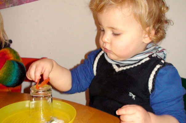 Die kleinsten Laternen der Welt! TiQ! Tagespflege in Braunschweig Querum, Nicole Appel und Antje Storek – Kindertagespflege, Tagesmutter und Großtagespflege für Braunschweig Querum, Gliesmarode, Riddagshausen, Östliches Ringgebiet, Volkmarode, Bienrode, Waggum, Hondelage, Schuntersiedlung, Kralenriede, Dibbesdorf, Schwarzer Berg, Siegfriedviertel, Nordstadt und Schapen