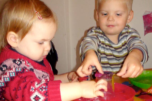 Die kleinsten Laternen der Welt! TiQ! Tagespflege in Braunschweig Querum, Nicole Appel und Antje Storek – Kindertagespflege, Tagesmutter und Großtagespflege für Braunschweig Querum, Gliesmarode, Riddagshausen, Östliches Ringgebiet, Volkmarode, Bienrode, Waggum, Hondelage, Schuntersiedlung, Kralenriede, Dibbesdorf, Schwarzer Berg, Siegfriedviertel, Nordstadt und Schapen