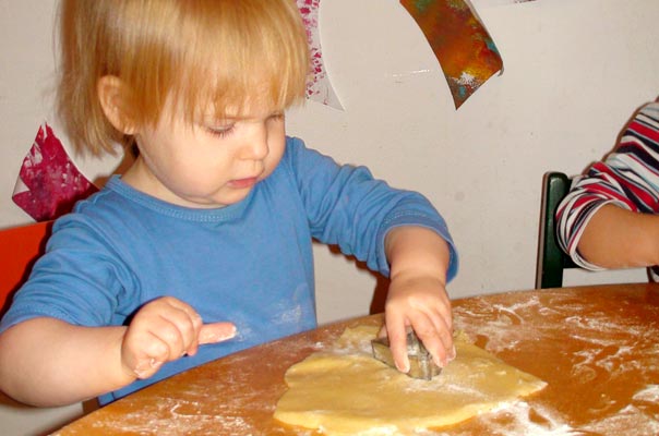 Keksebacken in der Adventszeit! TiQ! Tagespflege in Braunschweig Querum, Nicole Appel und Antje Storek – Kindertagespflege, Tagesmutter und Großtagespflege für Braunschweig Querum, Gliesmarode, Riddagshausen, Östliches Ringgebiet, Volkmarode, Bienrode, Waggum, Hondelage, Schuntersiedlung, Kralenriede, Dibbesdorf, Schwarzer Berg, Siegfriedviertel, Nordstadt und Schapen