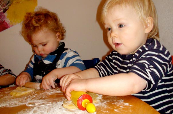 Keksebacken in der Adventszeit! TiQ! Tagespflege in Braunschweig Querum, Nicole Appel und Antje Storek – Kindertagespflege, Tagesmutter und Großtagespflege für Braunschweig Querum, Gliesmarode, Riddagshausen, Östliches Ringgebiet, Volkmarode, Bienrode, Waggum, Hondelage, Schuntersiedlung, Kralenriede, Dibbesdorf, Schwarzer Berg, Siegfriedviertel, Nordstadt und Schapen