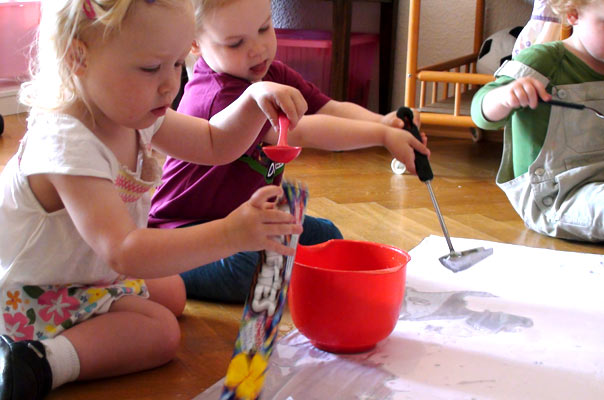 Ein Wasser-Werk von und mit Tageskindern in Braunschweig! TiQ! Tagespflege in Braunschweig Querum, Nicole Appel und Antje Storek – Kindertagespflege, Tagesmutter und Großtagespflege für Braunschweig Querum, Gliesmarode, Riddagshausen, Östliches Ringgebiet, Volkmarode, Bienrode, Waggum, Hondelage, Schuntersiedlung, Kralenriede, Dibbesdorf, Schwarzer Berg, Siegfriedviertel, Nordstadt und Schapen