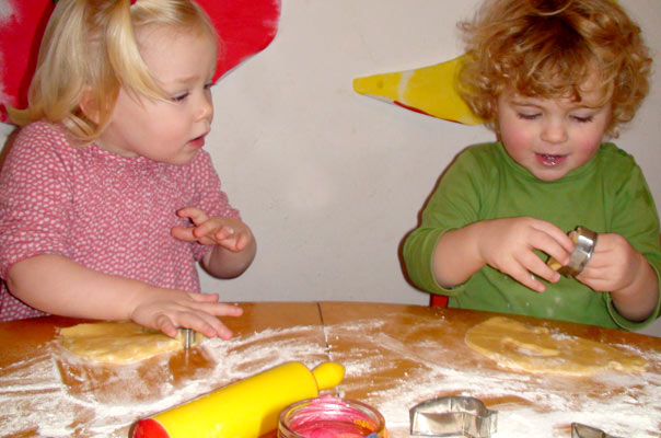 Es weihnachtet sehr! TiQ! Tagespflege in Braunschweig Querum, Nicole Appel und Antje Storek – Kindertagespflege, Tagesmutter und Großtagespflege für Braunschweig Querum, Gliesmarode, Riddagshausen, Östliches Ringgebiet, Volkmarode, Bienrode, Waggum, Hondelage, Schuntersiedlung, Kralenriede, Dibbesdorf, Schwarzer Berg, Siegfriedviertel, Nordstadt und Schapen