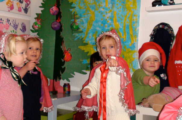 Es weihnachtet sehr! TiQ! Tagespflege in Braunschweig Querum, Nicole Appel und Antje Storek – Kindertagespflege, Tagesmutter und Großtagespflege für Braunschweig Querum, Gliesmarode, Riddagshausen, Östliches Ringgebiet, Volkmarode, Bienrode, Waggum, Hondelage, Schuntersiedlung, Kralenriede, Dibbesdorf, Schwarzer Berg, Siegfriedviertel, Nordstadt und Schapen