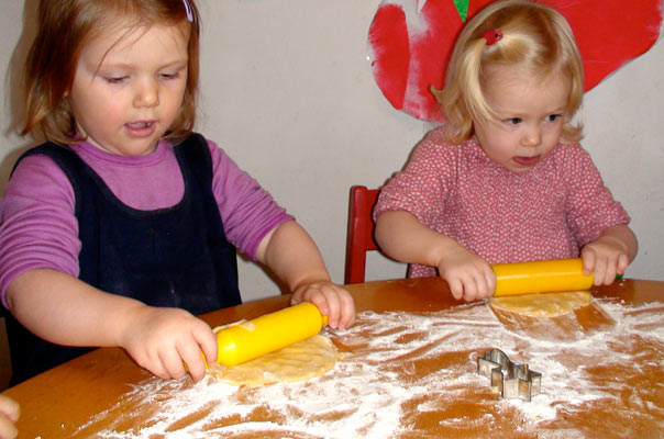 Es weihnachtet sehr! TiQ! Tagespflege in Braunschweig Querum, Nicole Appel und Antje Storek – Kindertagespflege, Tagesmutter und Großtagespflege für Braunschweig Querum, Gliesmarode, Riddagshausen, Östliches Ringgebiet, Volkmarode, Bienrode, Waggum, Hondelage, Schuntersiedlung, Kralenriede, Dibbesdorf, Schwarzer Berg, Siegfriedviertel, Nordstadt und Schapen