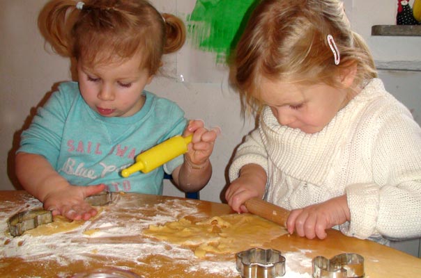 Es weihnachtet sehr! TiQ! Tagespflege in Braunschweig Querum, Nicole Appel und Antje Storek – Kindertagespflege, Tagesmutter und Großtagespflege für Braunschweig Querum, Gliesmarode, Riddagshausen, Östliches Ringgebiet, Volkmarode, Bienrode, Waggum, Hondelage, Schuntersiedlung, Kralenriede, Dibbesdorf, Schwarzer Berg, Siegfriedviertel, Nordstadt und Schapen