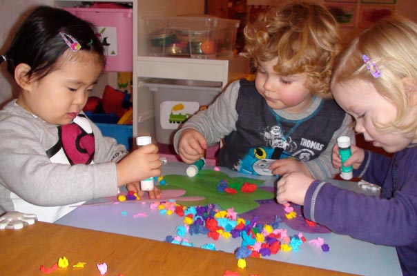 Vorösterliches Intermezzo . . . Tageskinder basteln! TiQ! Tagespflege in Braunschweig Querum, Nicole Appel und Antje Storek – Kindertagespflege, Tagesmutter und Großtagespflege für Braunschweig Querum, Gliesmarode, Riddagshausen, Östliches Ringgebiet, Volkmarode, Bienrode, Waggum, Hondelage, Schuntersiedlung, Kralenriede, Dibbesdorf, Schwarzer Berg, Siegfriedviertel, Nordstadt und Schapen