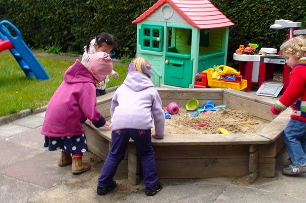 Unsere Tageskinder zeichnen eine Schatzkarte – und suchen einen Schatz! TiQ! Kindertagespflege in Braunschweig Querum, Nicole Appel und Antje Storek – Kindertagespflege, Tagesmutter und Großtagespflege für Braunschweig Querum, Gliesmarode, Riddagshausen, Östliches Ringgebiet, Volkmarode, Bienrode, Waggum, Hondelage, Schuntersiedlung, Kralenriede, Dibbesdorf, Schwarzer Berg, Siegfriedviertel, Nordstadt und Schapen