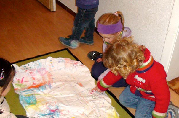 Unsere Tageskinder zeichnen eine Schatzkarte – und suchen einen Schatz! TiQ! Kindertagespflege in Braunschweig Querum, Nicole Appel und Antje Storek – Kindertagespflege, Tagesmutter und Großtagespflege für Braunschweig Querum, Gliesmarode, Riddagshausen, Östliches Ringgebiet, Volkmarode, Bienrode, Waggum, Hondelage, Schuntersiedlung, Kralenriede, Dibbesdorf, Schwarzer Berg, Siegfriedviertel, Nordstadt und Schapen