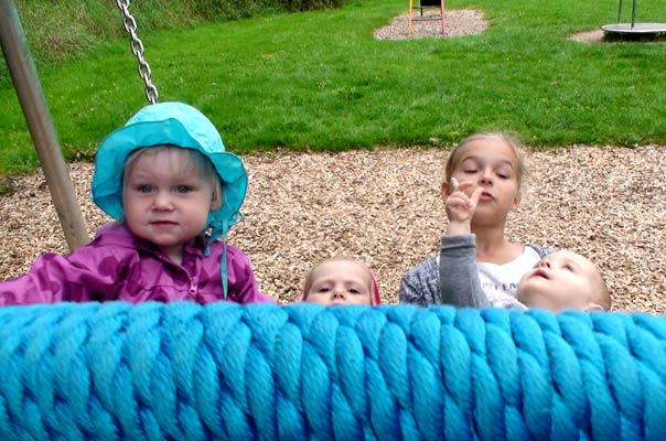 Wir sind wieder da und unterwegs zum Spielplatz! TiQ! Kindertagespflege in Braunschweig Querum, Nicole Appel und Antje Storek – Kindertagespflege, Tagesmutter und Großtagespflege für Braunschweig Querum, Gliesmarode, Riddagshausen, Östliches Ringgebiet, Volkmarode, Bienrode, Waggum, Hondelage, Schuntersiedlung, Kralenriede, Dibbesdorf, Schwarzer Berg, Siegfriedviertel, Nordstadt und Schapen