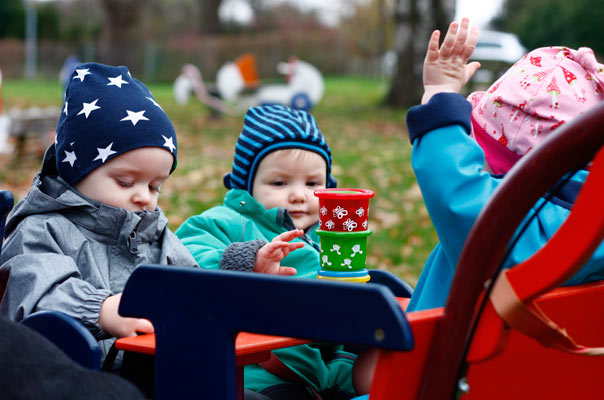 Reisen bildet – und wir haben jetzt eine Lokomotive! TiQ! Kindertagespflege in Braunschweig Querum, Nicole Appel und Antje Storek – Kindertagespflege, Tagesmutter und Großtagespflege für Braunschweig Querum, Gliesmarode, Riddagshausen, Östliches Ringgebiet, Volkmarode, Bienrode, Waggum, Hondelage, Schuntersiedlung, Kralenriede, Dibbesdorf, Schwarzer Berg, Siegfriedviertel, Nordstadt und Schapen