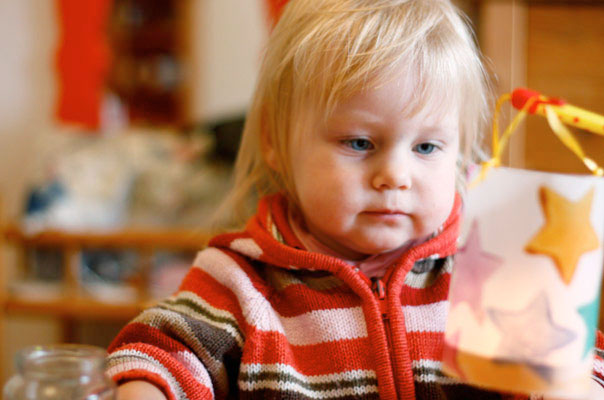 Laterne, Laterne – Tageskinder basteln Laternen! TiQ! Kindertagespflege in Braunschweig Querum, Nicole Appel und Antje Storek – Kindertagespflege, Tagesmutter und Großtagespflege für Braunschweig Querum, Gliesmarode, Riddagshausen, Östliches Ringgebiet, Volkmarode, Bienrode, Waggum, Hondelage, Schuntersiedlung, Kralenriede, Dibbesdorf, Schwarzer Berg, Siegfriedviertel, Nordstadt und Schapen