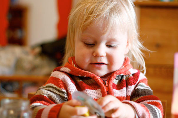 Laterne, Laterne – Tageskinder basteln Laternen! TiQ! Kindertagespflege in Braunschweig Querum, Nicole Appel und Antje Storek – Kindertagespflege, Tagesmutter und Großtagespflege für Braunschweig Querum, Gliesmarode, Riddagshausen, Östliches Ringgebiet, Volkmarode, Bienrode, Waggum, Hondelage, Schuntersiedlung, Kralenriede, Dibbesdorf, Schwarzer Berg, Siegfriedviertel, Nordstadt und Schapen