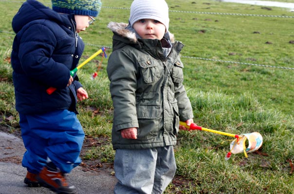 Tageskinder gehen Laterne! TiQ! Kindertagespflege in Braunschweig Querum, Nicole Appel und Antje Storek – Kindertagespflege, Tagesmutter und Großtagespflege für Braunschweig Querum, Gliesmarode, Riddagshausen, Östliches Ringgebiet, Volkmarode, Bienrode, Waggum, Hondelage, Schuntersiedlung, Kralenriede, Dibbesdorf, Schwarzer Berg, Siegfriedviertel, Nordstadt und Schapen