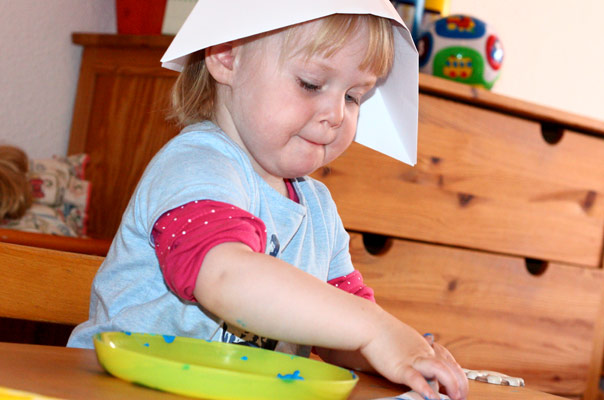 Mein Hut, der hat zwei Seiten. TiQ! Kindertagespflege in Braunschweig Querum, Nicole Appel und Antje Storek – Kindertagespflege, Tagesmutter und Großtagespflege für Braunschweig Querum, Gliesmarode, Riddagshausen, Östliches Ringgebiet, Volkmarode, Bienrode, Waggum, Hondelage, Schuntersiedlung, Kralenriede, Dibbesdorf, Schwarzer Berg, Siegfriedviertel, Nordstadt und Schapen