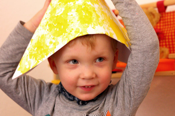 Mein Hut, der hat zwei Seiten. TiQ! Kindertagespflege in Braunschweig Querum, Nicole Appel und Antje Storek – Kindertagespflege, Tagesmutter und Großtagespflege für Braunschweig Querum, Gliesmarode, Riddagshausen, Östliches Ringgebiet, Volkmarode, Bienrode, Waggum, Hondelage, Schuntersiedlung, Kralenriede, Dibbesdorf, Schwarzer Berg, Siegfriedviertel, Nordstadt und Schapen