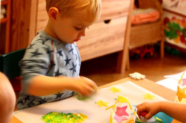 Laterne, Laterne . . . TiQ! Kindertagespflege in Braunschweig Querum, Nicole Appel und Antje Storek – Kindertagespflege, Tagesmutter und Großtagespflege für Braunschweig Querum, Gliesmarode, Riddagshausen, Östliches Ringgebiet, Volkmarode, Bienrode, Waggum, Hondelage, Schuntersiedlung, Kralenriede, Dibbesdorf, Schwarzer Berg, Siegfriedviertel, Nordstadt und Schapen