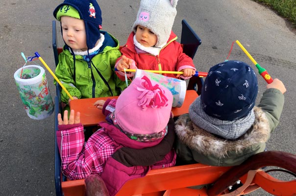 Laterne, Laterne . . . ! TiQ! Kindertagespflege in Braunschweig Querum, Nicole Appel und Antje Storek – Kindertagespflege, Tagesmutter und Großtagespflege für Braunschweig Querum, Gliesmarode, Riddagshausen, Östliches Ringgebiet, Volkmarode, Bienrode, Waggum, Hondelage, Schuntersiedlung, Kralenriede, Dibbesdorf, Schwarzer Berg, Siegfriedviertel, Nordstadt und Schapen