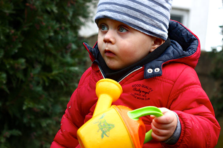 Von Ribbeck reloaded - Tageskinder pflanzen einen Birnbaum! TiQ! Kindertagespflege in Braunschweig Querum, Nicole Appel und Antje Storek – Kindertagespflege, Tagesmutter und Großtagespflege für Braunschweig Querum, Gliesmarode, Riddagshausen, Östliches Ringgebiet, Volkmarode, Bienrode, Waggum, Hondelage, Schuntersiedlung, Kralenriede, Dibbesdorf, Schwarzer Berg, Siegfriedviertel, Nordstadt und Schapen