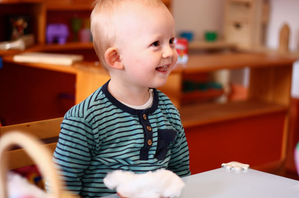 Tageskinder säen Osterkresse! TiQ! Kindertagespflege in Braunschweig Querum, Nicole Appel und Antje Storek – Kindertagespflege, Tagesmutter und Großtagespflege für Braunschweig Querum, Gliesmarode, Riddagshausen, Östliches Ringgebiet, Volkmarode, Bienrode, Waggum, Hondelage, Schuntersiedlung, Kralenriede, Dibbesdorf, Schwarzer Berg, Siegfriedviertel, Nordstadt und Schapen