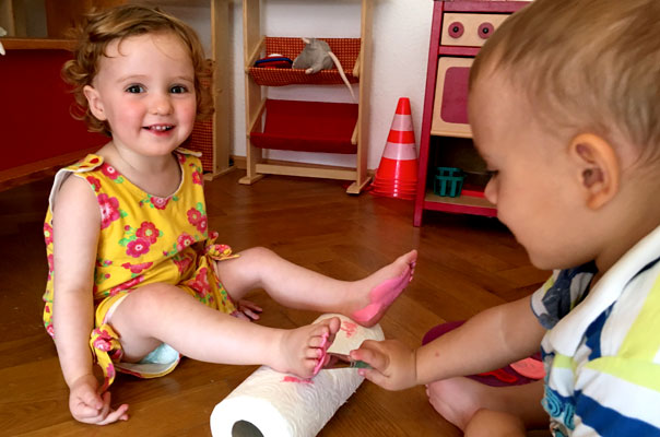 Der kunterbunte Tiqwalk! TiQ! Kindertagespflege in Braunschweig Querum, Nicole Appel und Antje Storek – Kindertagespflege, Tagesmutter und Großtagespflege für Braunschweig Querum, Gliesmarode, Riddagshausen, Östliches Ringgebiet, Volkmarode, Bienrode, Waggum, Hondelage, Schuntersiedlung, Kralenriede, Dibbesdorf, Schwarzer Berg, Siegfriedviertel, Nordstadt und Schapen