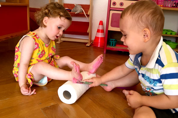 Der kunterbunte Tiqwalk! TiQ! Kindertagespflege in Braunschweig Querum, Nicole Appel und Antje Storek – Kindertagespflege, Tagesmutter und Großtagespflege für Braunschweig Querum, Gliesmarode, Riddagshausen, Östliches Ringgebiet, Volkmarode, Bienrode, Waggum, Hondelage, Schuntersiedlung, Kralenriede, Dibbesdorf, Schwarzer Berg, Siegfriedviertel, Nordstadt und Schapen