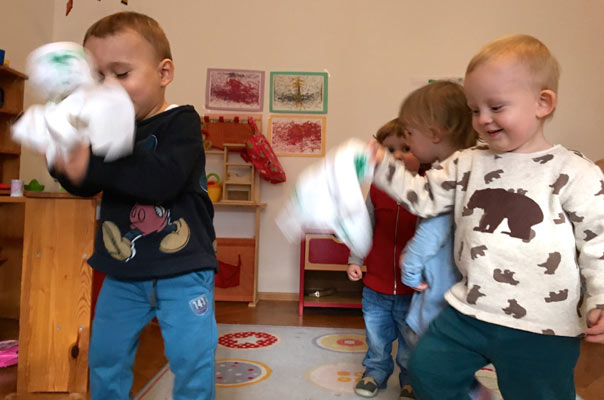 Tageskinder und Tagesmütter feiern Halloween! TiQ! Kindertagespflege in Braunschweig Querum, Nicole Appel und Antje Storek – Kindertagespflege, Tagesmutter und Großtagespflege für Braunschweig Querum, Gliesmarode, Riddagshausen, Östliches Ringgebiet, Volkmarode, Bienrode, Waggum, Hondelage, Schuntersiedlung, Kralenriede, Dibbesdorf, Schwarzer Berg, Siegfriedviertel, Nordstadt und Schapen