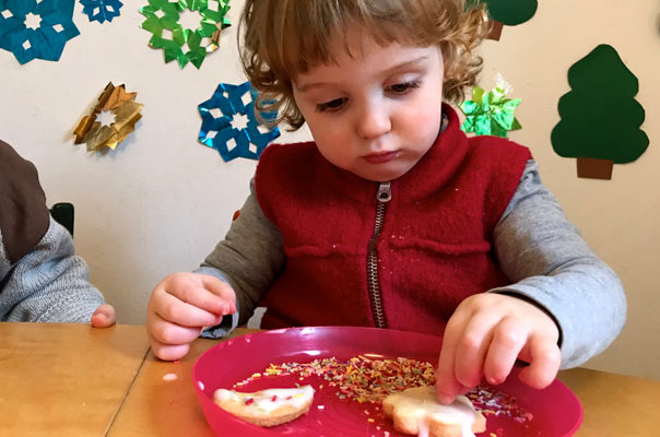 Tageskinder und Tagesmütter in der Weihnachtsbäckerei! TiQ! Kindertagespflege in Braunschweig Querum, Nicole Appel und Antje Storek – Kindertagespflege, Tagesmutter und Großtagespflege für Braunschweig Querum, Gliesmarode, Riddagshausen, Östliches Ringgebiet, Volkmarode, Bienrode, Waggum, Hondelage, Schuntersiedlung, Kralenriede, Dibbesdorf, Schwarzer Berg, Siegfriedviertel, Nordstadt und Schapen