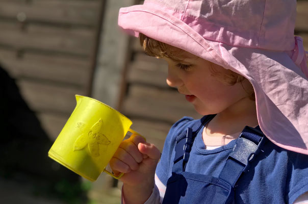 Sommersonnesonnenschein mit Tageskindern und Tagesmüttern! TiQ! Kindertagespflege in Braunschweig Querum, Nicole Appel und Antje Storek – Kindertagespflege, Tagesmutter und Großtagespflege für Braunschweig Querum, Gliesmarode, Riddagshausen, Östliches Ringgebiet, Volkmarode, Bienrode, Waggum, Hondelage, Schuntersiedlung, Kralenriede, Dibbesdorf, Schwarzer Berg, Siegfriedviertel, Nordstadt und Schapen