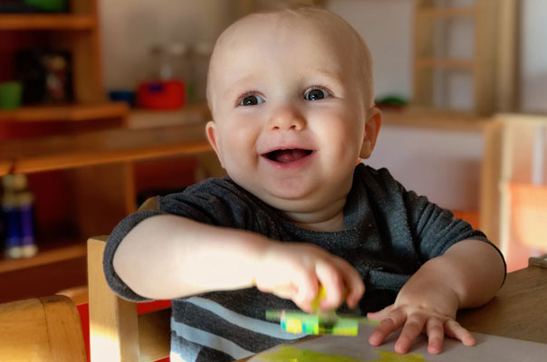 Labastel, Labastel, La-La-La ... - Tageskinder basteln Laternen! TiQ! Kindertagespflege in Braunschweig Querum, Nicole Appel und Antje Storek – Kindertagespflege, Tagesmutter und Großtagespflege für Braunschweig Querum, Gliesmarode, Riddagshausen, Östliches Ringgebiet, Volkmarode, Bienrode, Waggum, Hondelage, Schuntersiedlung, Kralenriede, Dibbesdorf, Schwarzer Berg, Siegfriedviertel, Nordstadt und Schapen