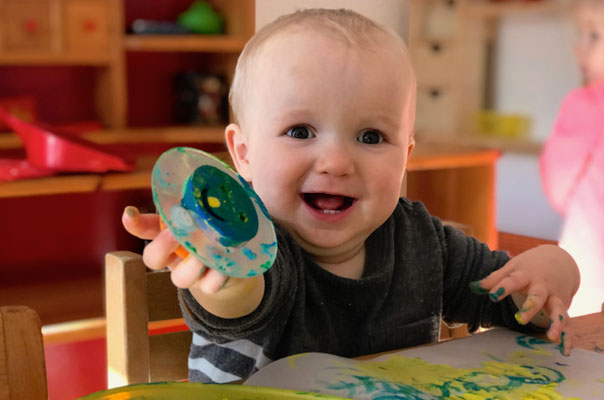 Labastel, Labastel, La-La-La ... - Tageskinder basteln Laternen! TiQ! Kindertagespflege in Braunschweig Querum, Nicole Appel und Antje Storek – Kindertagespflege, Tagesmutter und Großtagespflege für Braunschweig Querum, Gliesmarode, Riddagshausen, Östliches Ringgebiet, Volkmarode, Bienrode, Waggum, Hondelage, Schuntersiedlung, Kralenriede, Dibbesdorf, Schwarzer Berg, Siegfriedviertel, Nordstadt und Schapen