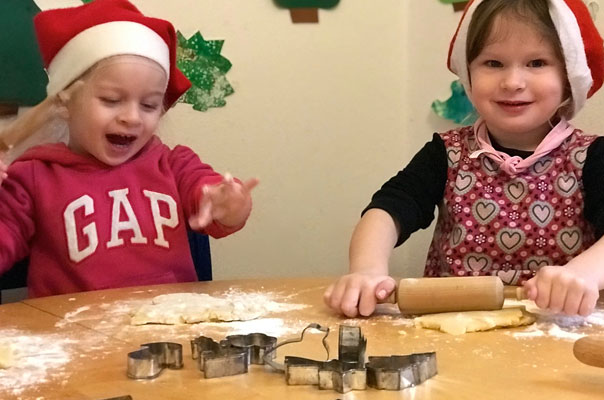 Frohe Weihnachten - Tageskinder backen Kekse! TiQ! Kindertagespflege in Braunschweig Querum, Nicole Appel und Antje Storek – Kindertagespflege, Tagesmutter und Großtagespflege für Braunschweig Querum, Gliesmarode, Riddagshausen, Östliches Ringgebiet, Volkmarode, Bienrode, Waggum, Hondelage, Schuntersiedlung, Kralenriede, Dibbesdorf, Schwarzer Berg, Siegfriedviertel, Nordstadt und Schapen