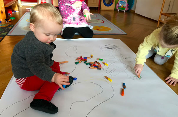 Das TiQ-Figurinentheater - wir malen, basteln und spielen! TiQ! Kindertagespflege in Braunschweig Querum, Nicole Appel und Antje Storek – Kindertagespflege, Tagesmutter und Großtagespflege für Braunschweig Querum, Gliesmarode, Riddagshausen, Östliches Ringgebiet, Volkmarode, Bienrode, Waggum, Hondelage, Schuntersiedlung, Kralenriede, Dibbesdorf, Schwarzer Berg, Siegfriedviertel, Nordstadt und Schapen