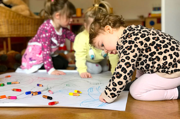 Das TiQ-Figurinentheater - wir malen, basteln und spielen! TiQ! Kindertagespflege in Braunschweig Querum, Nicole Appel und Antje Storek – Kindertagespflege, Tagesmutter und Großtagespflege für Braunschweig Querum, Gliesmarode, Riddagshausen, Östliches Ringgebiet, Volkmarode, Bienrode, Waggum, Hondelage, Schuntersiedlung, Kralenriede, Dibbesdorf, Schwarzer Berg, Siegfriedviertel, Nordstadt und Schapen