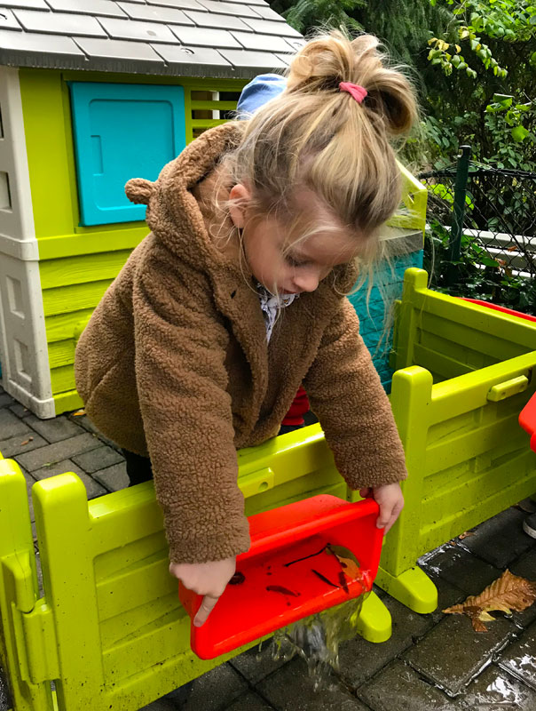 Wir sind jetzt TiG! Tageskinder am ersten Tag in der neuen Tagespflege. TiG! Kindertagespflege in Braunschweig Gliesmarode, Nicole Appel und Antje Storek – Kindertagespflege, Tagesmutter und Großtagespflege für Braunschweig Gliesmarode, Querum, Riddagshausen, Östliches Ringgebiet, Volkmarode, Bienrode, Waggum, Hondelage, Schuntersiedlung, Kralenriede, Dibbesdorf, Schwarzer Berg, Siegfriedviertel, Nordstadt und Schapen