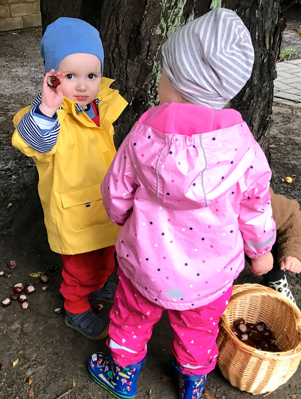 Wir sind jetzt TiG! Tageskinder am ersten Tag in der neuen Tagespflege. TiG! Kindertagespflege in Braunschweig Gliesmarode, Nicole Appel und Antje Storek – Kindertagespflege, Tagesmutter und Großtagespflege für Braunschweig Gliesmarode, Querum, Riddagshausen, Östliches Ringgebiet, Volkmarode, Bienrode, Waggum, Hondelage, Schuntersiedlung, Kralenriede, Dibbesdorf, Schwarzer Berg, Siegfriedviertel, Nordstadt und Schapen