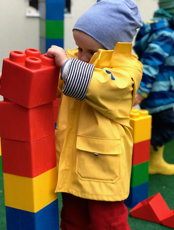 Wir sind jetzt TiG! Tageskinder am ersten Tag in der neuen Tagespflege. TiG! Kindertagespflege in Braunschweig Gliesmarode, Nicole Appel und Antje Storek – Kindertagespflege, Tagesmutter und Großtagespflege für Braunschweig Gliesmarode, Querum, Riddagshausen, Östliches Ringgebiet, Volkmarode, Bienrode, Waggum, Hondelage, Schuntersiedlung, Kralenriede, Dibbesdorf, Schwarzer Berg, Siegfriedviertel, Nordstadt und Schapen