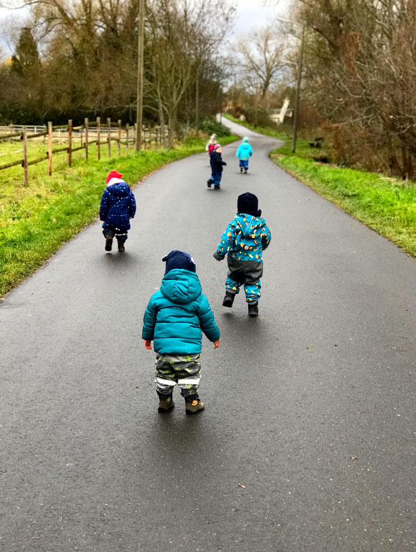 Lauftag bei TiG! Tageskinder laufen um die Wette. TiG! Kindertagespflege in Braunschweig Gliesmarode, Nicole Appel und Antje Storek – Kindertagespflege, Tagesmutter und Großtagespflege für Braunschweig Gliesmarode, Querum, Riddagshausen, Östliches Ringgebiet, Volkmarode, Bienrode, Waggum, Hondelage, Schuntersiedlung, Kralenriede, Dibbesdorf, Schwarzer Berg, Siegfriedviertel, Nordstadt und Schapen