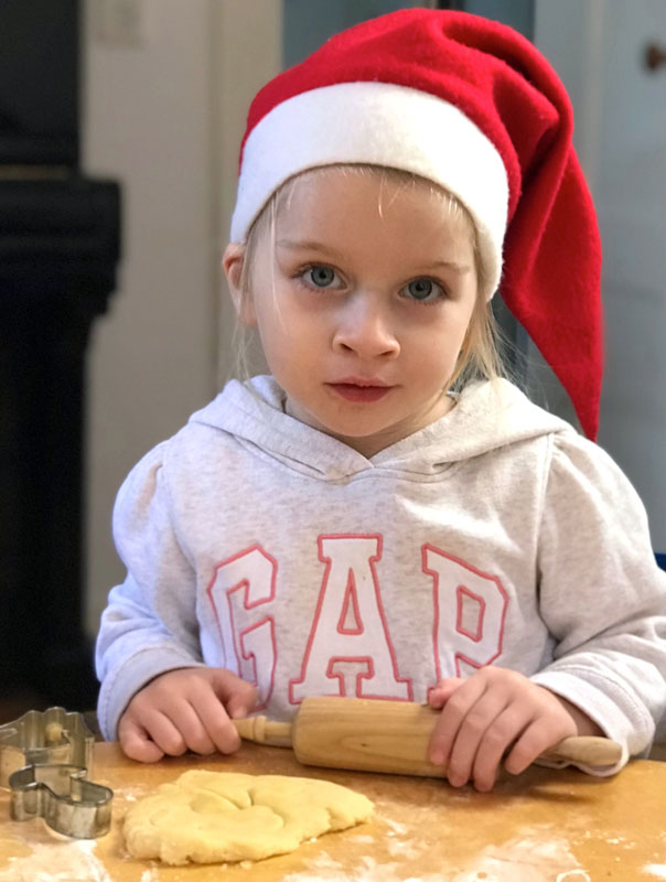 Fröhliche Weihnachten! Tageskinder backen Kekse und wünschen fröhliche Weihnachten. TiG! Kindertagespflege in Braunschweig Gliesmarode, Nicole Appel und Antje Storek – Kindertagespflege, Tagesmutter und Großtagespflege für Braunschweig Gliesmarode, Querum, Riddagshausen, Östliches Ringgebiet, Volkmarode, Bienrode, Waggum, Hondelage, Schuntersiedlung, Kralenriede, Dibbesdorf, Schwarzer Berg, Siegfriedviertel, Nordstadt und Schapen