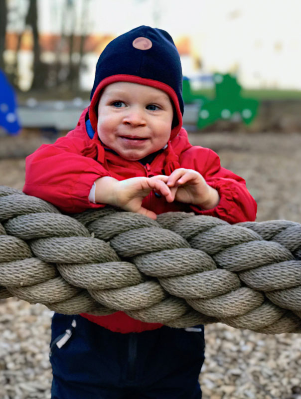 Platz da, wir spielen! Tageskinder spielen auf dem Spielplatz. TiG! Kindertagespflege in Braunschweig Gliesmarode, Nicole Appel und Antje Storek – Kindertagespflege, Tagesmutter und Großtagespflege für Braunschweig Gliesmarode, Querum, Riddagshausen, Östliches Ringgebiet, Volkmarode, Bienrode, Waggum, Hondelage, Schuntersiedlung, Kralenriede, Dibbesdorf, Schwarzer Berg, Siegfriedviertel, Nordstadt und Schapen