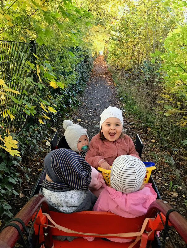 Bunt, bunter – Herbst! Tageskinder machen einen Herbstausflug. TiG! Kindertagespflege in Braunschweig Gliesmarode, Nicole Appel und Antje Storek – Kindertagespflege, Tagesmutter und Großtagespflege für Braunschweig Gliesmarode, Querum, Riddagshausen, Östliches Ringgebiet, Volkmarode, Bienrode, Waggum, Hondelage, Schuntersiedlung, Kralenriede, Dibbesdorf, Schwarzer Berg, Siegfriedviertel, Nordstadt und Schapen