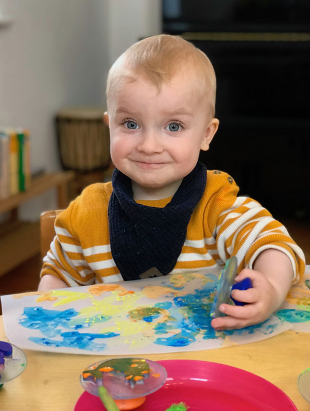 Oh – Laternebasteln! Tageskinder basteln Laternen. TiG! Kindertagespflege in Braunschweig Gliesmarode, Nicole Appel und Antje Storek – Kindertagespflege, Tagesmutter und Großtagespflege für Braunschweig Gliesmarode, Querum, Riddagshausen, Östliches Ringgebiet, Volkmarode, Bienrode, Waggum, Hondelage, Schuntersiedlung, Kralenriede, Dibbesdorf, Schwarzer Berg, Siegfriedviertel, Nordstadt und Schapen