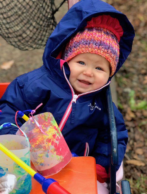 Wir gehen mit unseren Laternen … und unsere Laternen mit uns. Tageskonder gehen Laterne. TiG! Kindertagespflege in Braunschweig Gliesmarode, Nicole Appel und Antje Storek – Kindertagespflege, Tagesmutter und Großtagespflege für Braunschweig Gliesmarode, Querum, Riddagshausen, Östliches Ringgebiet, Volkmarode, Bienrode, Waggum, Hondelage, Schuntersiedlung, Kralenriede, Dibbesdorf, Schwarzer Berg, Siegfriedviertel, Nordstadt und Schapen